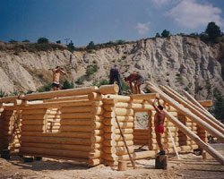 Chantier de construction d�une r�sidence en bois rond